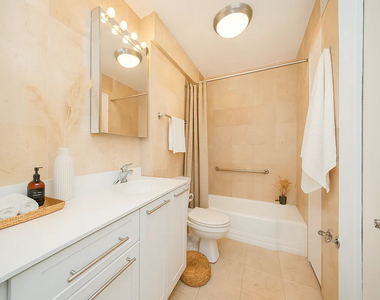 236 East 36th Street - Photo Thumbnail 3