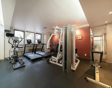 236 East 36th Street - Photo Thumbnail 4