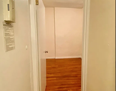 East 74th Street and York - Photo Thumbnail 5