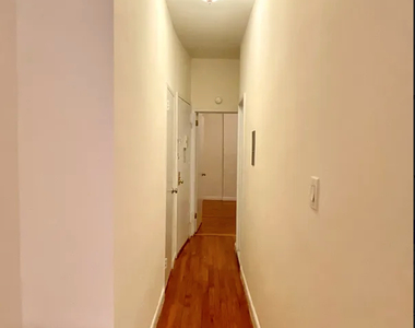 East 74th Street and York - Photo Thumbnail 6