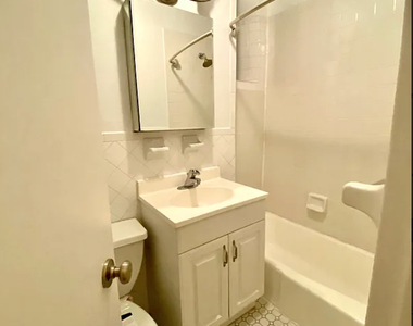 East 74th Street and York - Photo Thumbnail 2