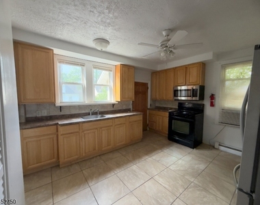 545 Newark Ave - Photo Thumbnail 14