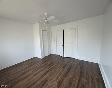 545 Newark Ave - Photo Thumbnail 6