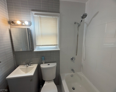545 Newark Ave - Photo Thumbnail 13