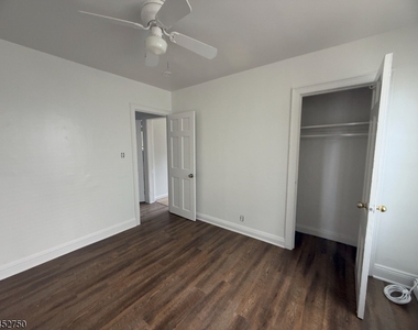 545 Newark Ave - Photo Thumbnail 11