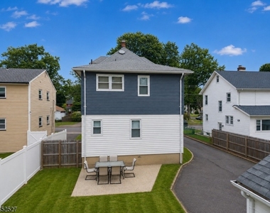 305 Manning Ave - Photo Thumbnail 19