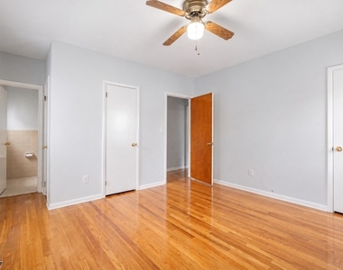 305 Manning Ave - Photo Thumbnail 10