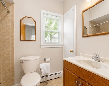 305 Manning Ave - Photo Thumbnail 16