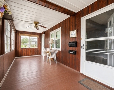 305 Manning Ave - Photo Thumbnail 1