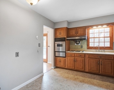 28 Bear Brook Ln - Photo Thumbnail 8
