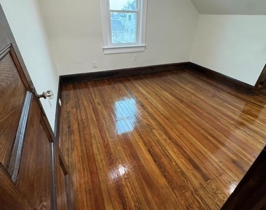 118 Beachway Avenue - Photo Thumbnail 4