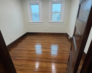 118 Beachway Avenue - Photo Thumbnail 1