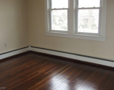 842 South Ave - Photo Thumbnail 3