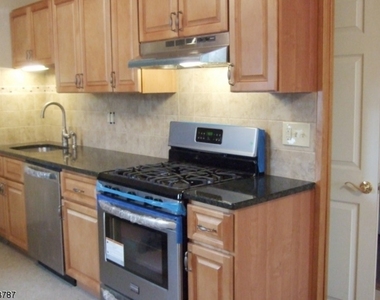842 South Ave - Photo Thumbnail 10