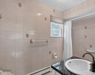 200 N 18th St - Photo Thumbnail 8