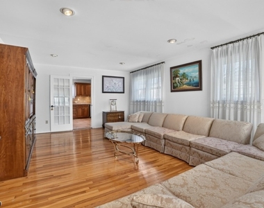 200 N 18th St - Photo Thumbnail 3
