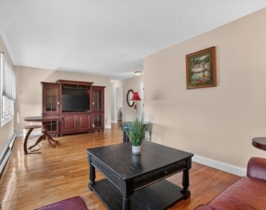 200 N 18th St - Photo Thumbnail 3