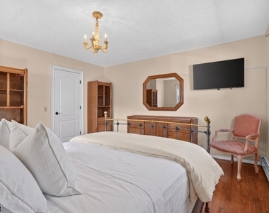 200 N 18th St - Photo Thumbnail 6