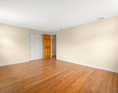 762 Valley Street12 - Photo Thumbnail 14