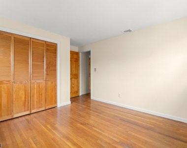 762 Valley Street12 - Photo Thumbnail 12