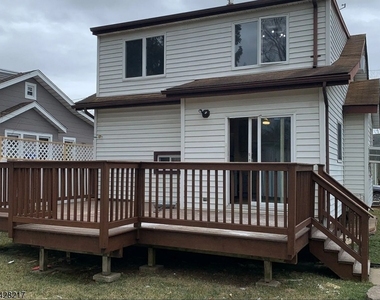 2144 Evans St - Photo Thumbnail 19