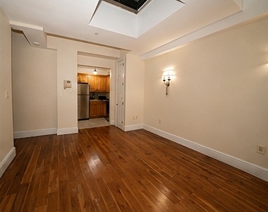 31st Ave #4A - Photo Thumbnail 3