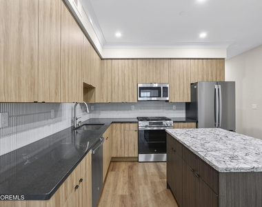 112 Brighton Avenue - Photo Thumbnail 5