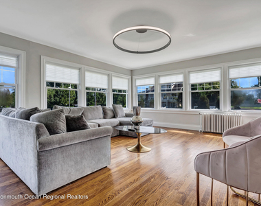 110 Monmouth Drive - Photo Thumbnail 4