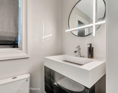 110 Monmouth Drive - Photo Thumbnail 15