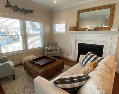 312 6th Avenue - Photo Thumbnail 3