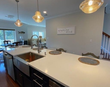 312 6th Avenue - Photo Thumbnail 7
