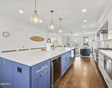 114 2nd Avenue - Photo Thumbnail 16