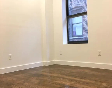 188 Claremont Avenue - Photo Thumbnail 6