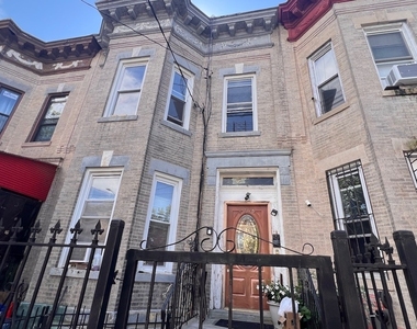 9746 Drew Street - Photo Thumbnail 12