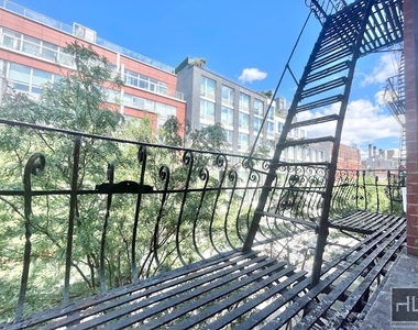 East 13 Street - Photo Thumbnail 4