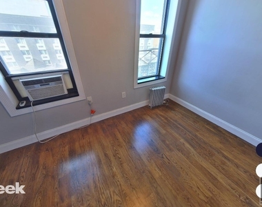 Tenth Avenue - Photo Thumbnail 2