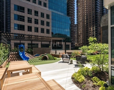 East 39th Street - Photo Thumbnail 2