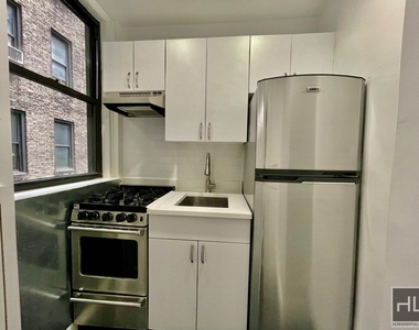 East 46 Street - Photo Thumbnail 1
