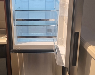 East 74 Street - Photo Thumbnail 4