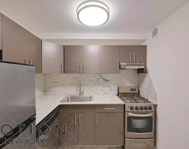 425 East 80th Street - Photo Thumbnail 1