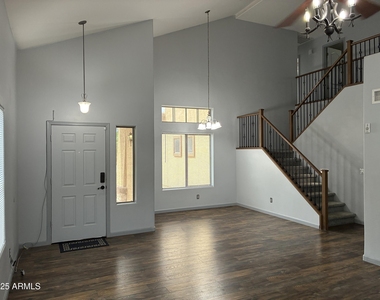 25550 W Pioneer Street - Photo Thumbnail 5