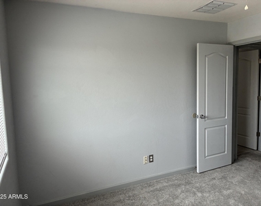 25550 W Pioneer Street - Photo Thumbnail 28