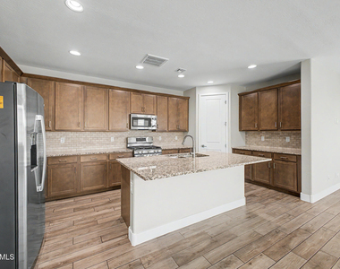 9701 E Spiral Avenue - Photo Thumbnail 8
