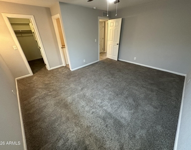 943 E Manhatton Drive - Photo Thumbnail 17