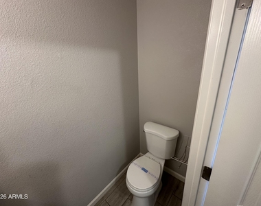 943 E Manhatton Drive - Photo Thumbnail 11