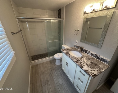 943 E Manhatton Drive - Photo Thumbnail 10