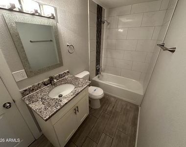 943 E Manhatton Drive - Photo Thumbnail 19