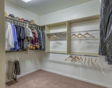 1690 W Bartlett Way - Photo Thumbnail 16