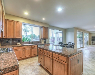 1690 W Bartlett Way - Photo Thumbnail 8