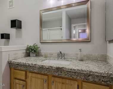 14950 W Mountain View Boulevard - Photo Thumbnail 9